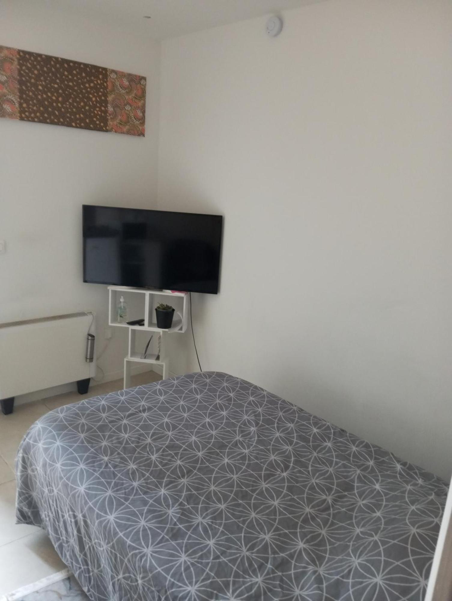Studio De 14M2 Dans Une Maison Кань-сюр-Мер Экстерьер фото