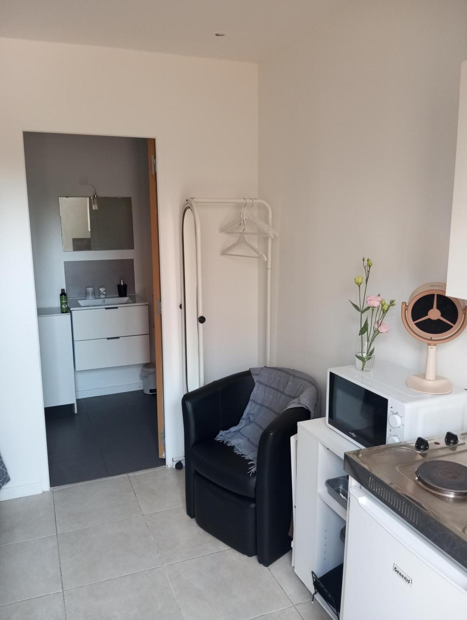 Studio De 14M2 Dans Une Maison Кань-сюр-Мер Экстерьер фото